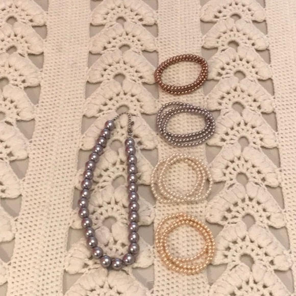 Faux Pearl Necklace & Bracelet Set - Picture 2 of 6